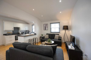3-Bedroom Charming Central House